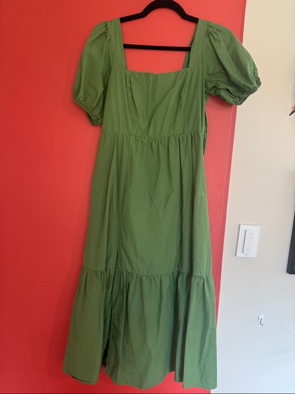 Astr Green Puff-Sleeve Tiered Midi Dress